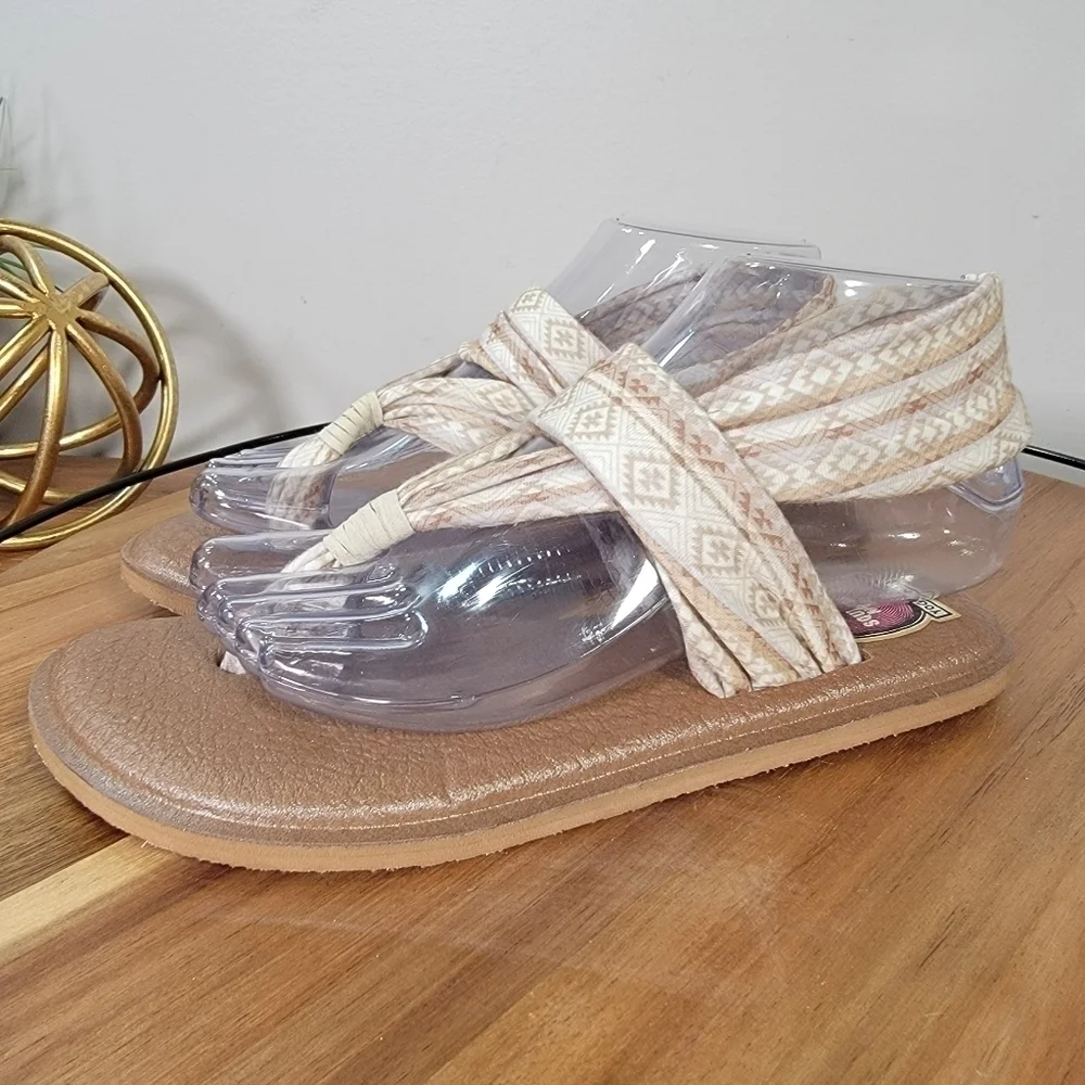 NEW Sanuk Yoga Sling 2 Tan Cream Comfy Sandals Fabric Yoga Mat Size 6